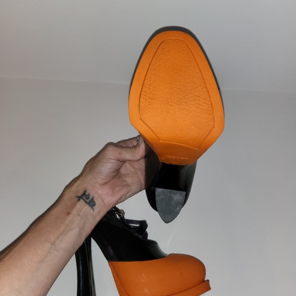 SOLD  PRADA RUNWAY 2012 Orange leather & Rubber Mary Jane Heels  FINAL PRICE 🧡 - Picture 13 of 16
